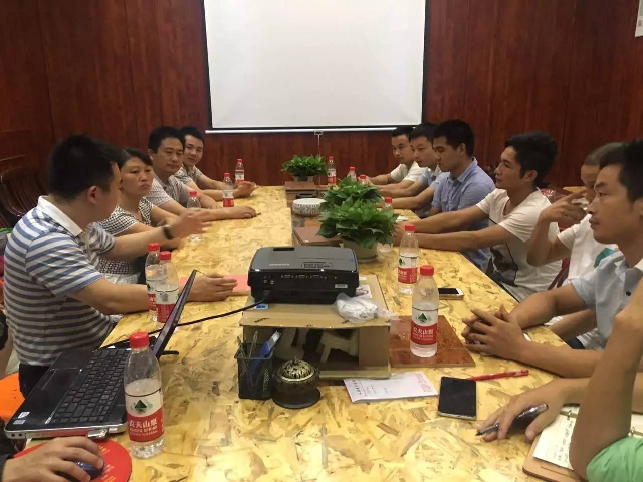 生態(tài)板品牌家湘美.jpg 生態(tài)板品牌家湘美.jpg